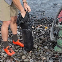 Blackburn OUTPOST Handlebar Roll & Drybag 6 Blackburn OUTPOST Handlebar Roll & Drybag -Magasin De Vélos Blackburn OUTPOST Handlebar Roll Drybag 7099764 c